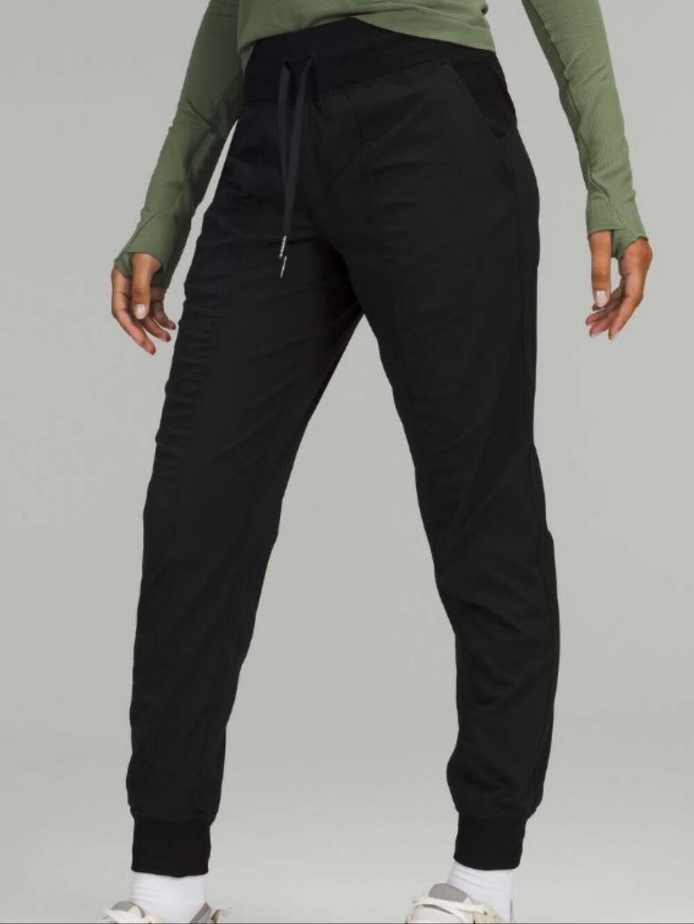 Lululemon Women's Dance Studio Jogger Mid-Rise Black Swift sz 6